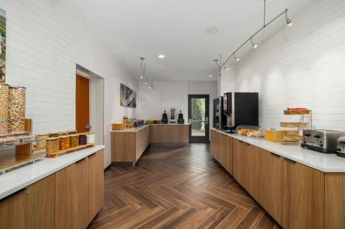 Η κουζίνα ή μικρή κουζίνα στο Fairfield Inn & Suites by Marriott Cumberland