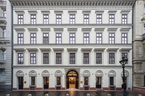 BasiliQ Hotel — Property building