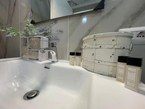 Et badeværelse på LETIZIA'S HOME Caserta