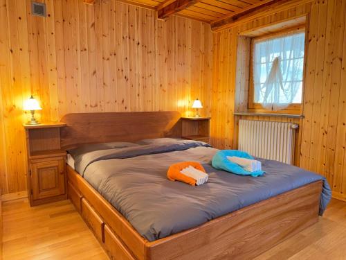 Ένα ή περισσότερα κρεβάτια σε δωμάτιο στο 20 minutes from the Cervino Sky Paradise ski lift