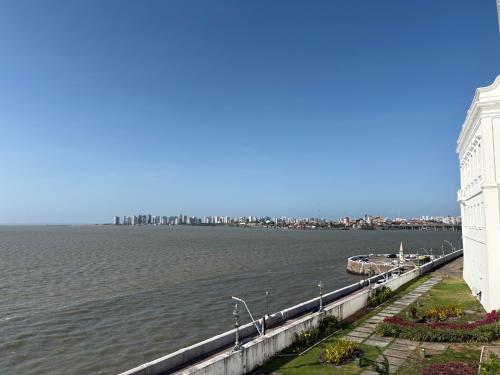 a view of the detroit river from a building at Quarto aconchegante no centro in São Luís