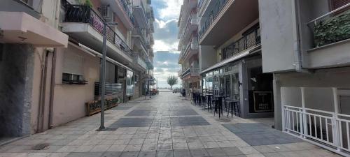 Το κτήριο όπου στεγάζεται  το διαμέρισμα