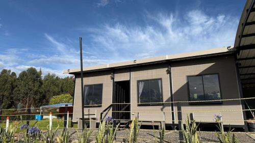 Το κτήριο όπου στεγάζεται  η παραθεριστική κατοικία