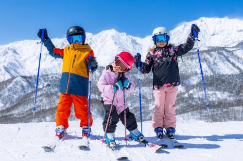 Επισκέπτες που μένουν στο Kinagashi Happo Chalet East