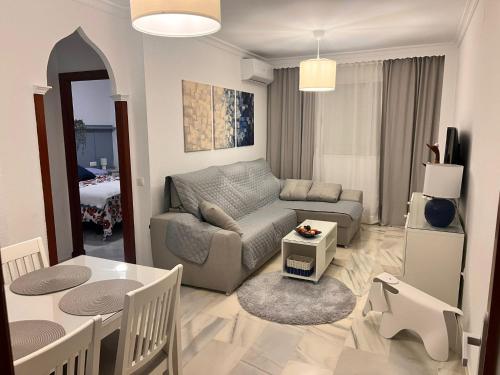 Χώρος καθιστικού στο Puertas del Mar 1