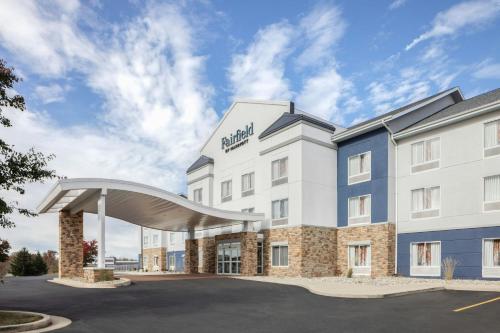 a rendering of the front of a hotel at Fairfield Inn and Suites by Marriott Fort Wayne in Fort Wayne