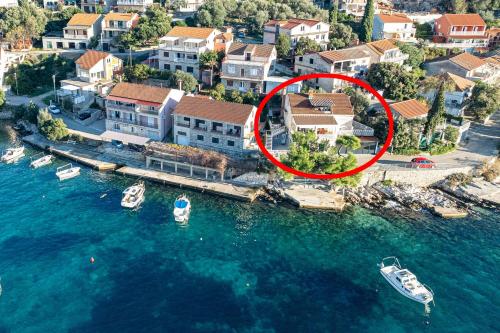 Apartments by the sea Brna, Korcula - 9275