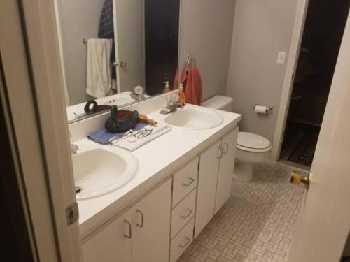 Et badeværelse på Farmington Guest Housing