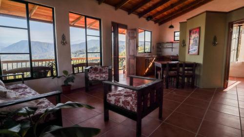 Γενική θέα στο βουνό ή θέα στο βουνό από  αυτή η παραθεριστική κατοικία