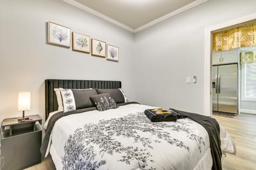 Postel nebo postele na pokoji v ubytování Walk to Park Modern Apt 2 Mi to Union College!