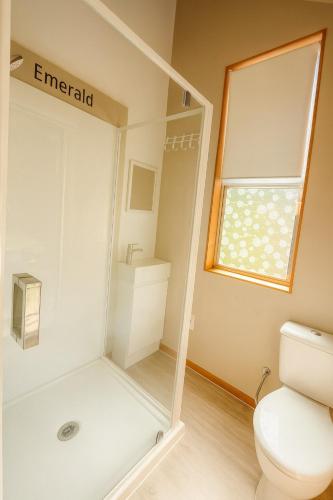 O baie la Queen's Tiny Nook by Peakhost