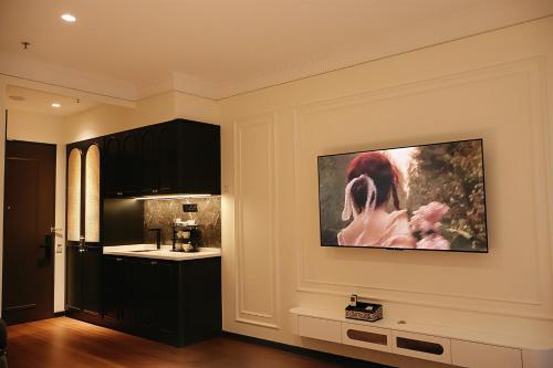 Кухня или мини-кухня в Paxtonz French Vintage Studio Empire City Near One Utama
