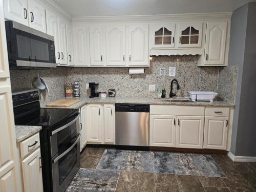 Køkken eller tekøkken på The Blue orlampa house