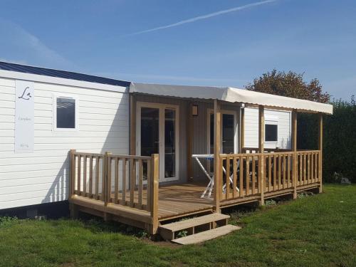 Mobil-home spacieux avec terrasse pour 6 personnes - API-1-52-931