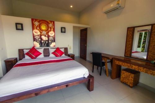 Ένα ή περισσότερα κρεβάτια σε δωμάτιο στο Sunset bay view villa krabi