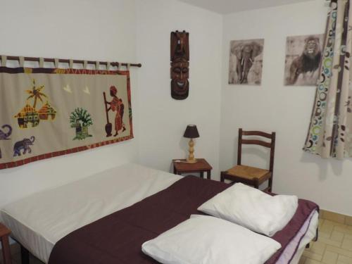 Ένα ή περισσότερα κρεβάτια σε δωμάτιο στο Gîte 85m² avec Terrasse, Cuisine équipée pour 8 pers. - API-1-52-1028