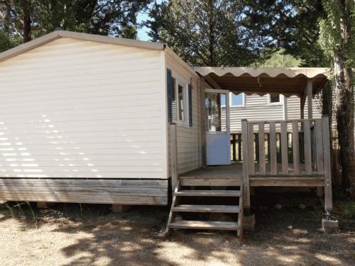 Mobil-home confortable avec terrasse à Villecroze - API-1-52-1089