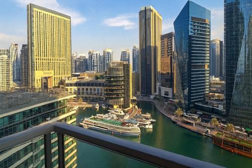 Luxury Marina View 2BR Apartment for 6