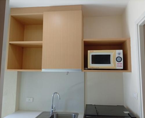 Η κουζίνα ή μικρή κουζίνα στο Hinnam Saisuay by One