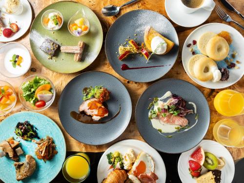 Jídlo v hotelu nebo okolí