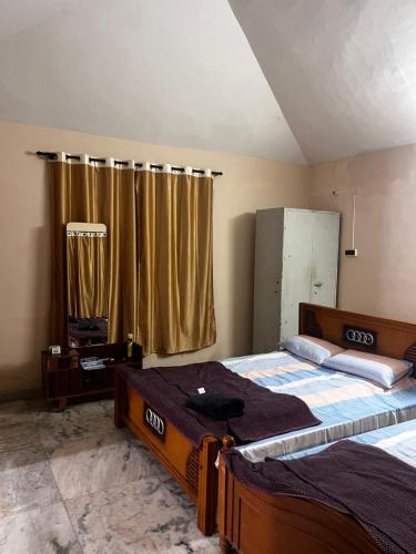 Postel nebo postele na pokoji v ubytování Birds Nest