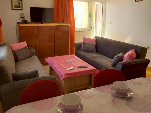 Apartmani Lucija - Three Bedroom Apartment