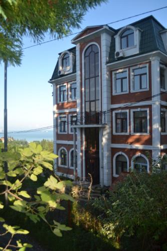 Sunny Hotel Batumi in Makhinjauri, Georgia