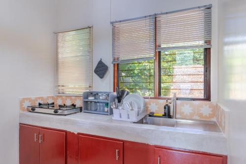 Imagen de la galería de Keking's Surf Guesthouse, en General Luna