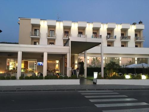 Το κτήριο όπου στεγάζεται  το ξενοδοχείο
