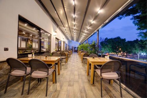 Ресторан / где поесть в Navona Otel Mersin