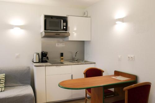 Charming bright studio in the heart of Paris
