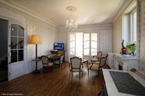 Et tv og/eller underholdning på Chambre Coton, Au Fil du Temps