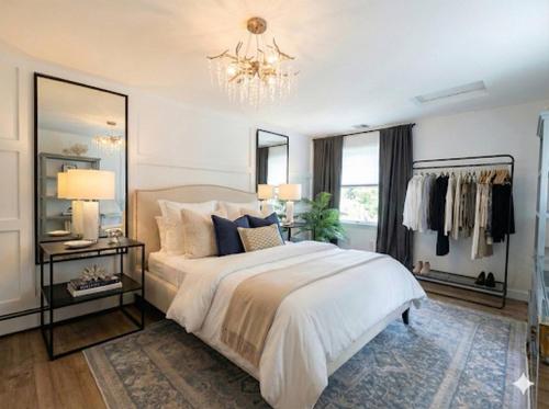 Ένα ή περισσότερα κρεβάτια σε δωμάτιο στο 5 Min walk to Stony Brook University