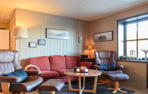 Χώρος καθιστικού στο Awesome Apartment In Lindesnes With Wifi