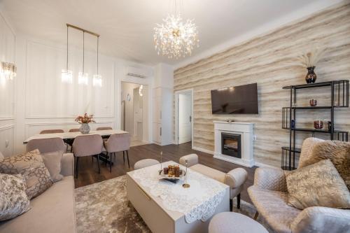 Exclusive 2BDRM Central Apartment By Prestige Homes