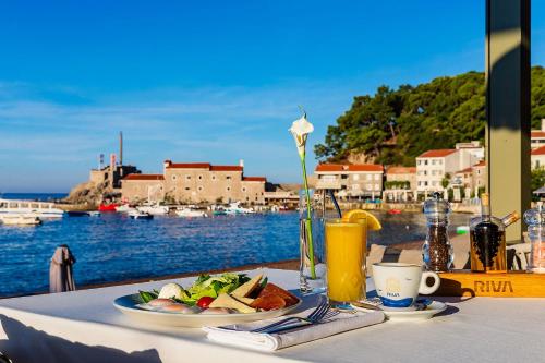 Toit hotelli aladel või selle läheduses