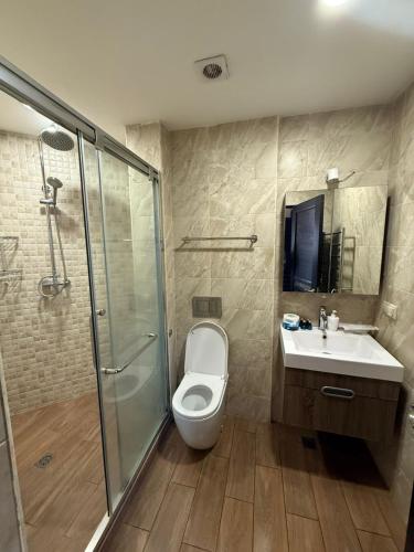 Ванная комната в Republic Square apartments