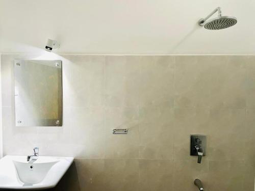 Ένα μπάνιο στο Arrow Beach Hotel