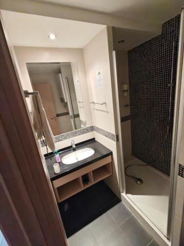 Ένα μπάνιο στο Mihailo hotel Andjela