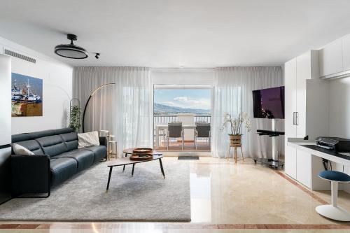 Penthouse in Paraíso Pueblo Style & Serenity