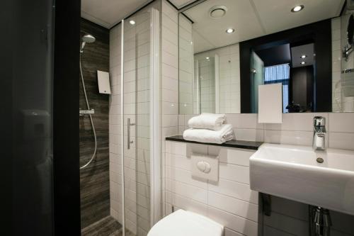 Koupelna v ubytování Eden Hotel Amsterdam