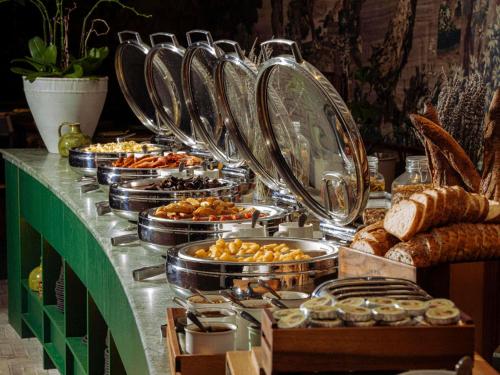 Jídlo v hotelu nebo okolí