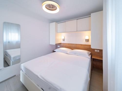 Apartments Arti Homes Rab Banjol - One Bedroom Apartment With Terrace Arti 1