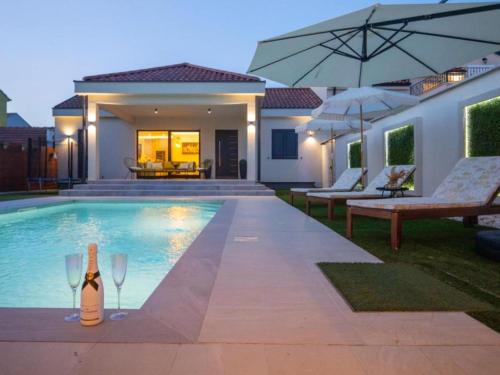 Lux Vintage House Bella Vita Biograd na Moru with Pool