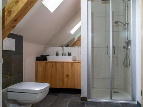 Ένα μπάνιο στο Holiday apartment Moselle valley