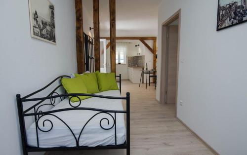 Ένα ή περισσότερα κρεβάτια σε δωμάτιο στο Alice A1