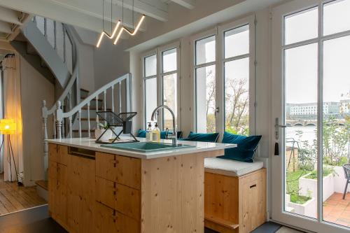 Fotografie z fotogalerie ubytování Villa Bel Air - Maison avec jardin, vue sur la Loire v destinaci Rezé