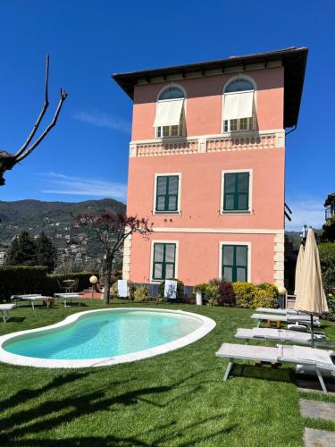 Bazén v ubytování Recco "Villa degli Ulivi" with Pool and Sea View nebo v jeho okolí