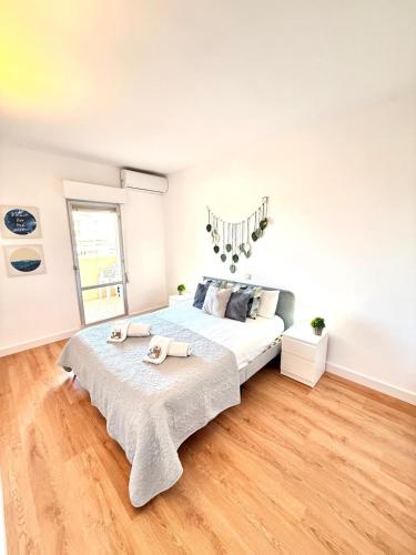 Charming Apartment in Benalbeach with Garden and Sea View
