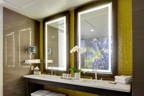 Ένα μπάνιο στο Archer Hotel Austin